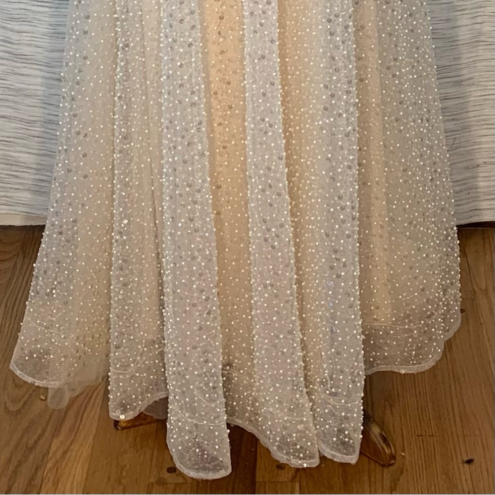Bliss Cream Long Sleeve Plunge Gown - Picture 6 of 16